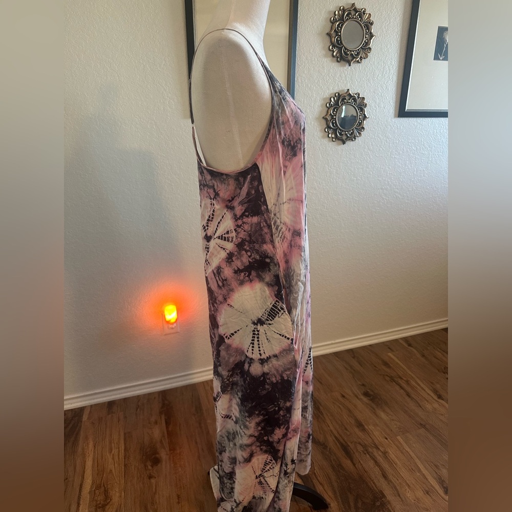 Lovestitch Tie-Dye Maxi Dress Open Back & w/Hand Pockets 🩷 - Picture 4 of 7
